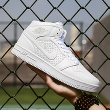 Load image into Gallery viewer, BJYL Simple Shoes High Top Shoes 2020 Fashion New Arrivals Leisure Spring Man Casual Walking Shoes Couple Sneakers B614
